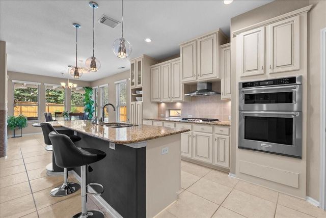 513 Ivory Stone Lane, League City, TX 77573
