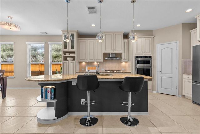 513 Ivory Stone Lane, League City, TX 77573