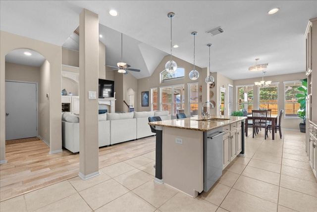 513 Ivory Stone Lane, League City, TX 77573