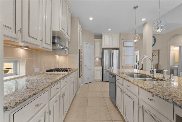 513 Ivory Stone Lane, League City, TX 77573