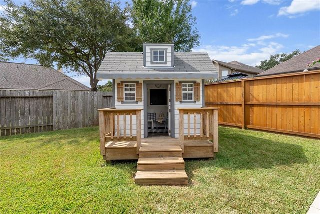 513 Ivory Stone Lane, League City, TX 77573