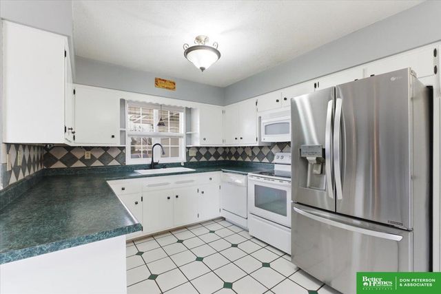 2030 E 2nd Street, Fremont, NE 68025