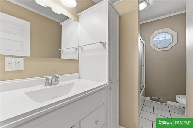 2030 E 2nd Street, Fremont, NE 68025