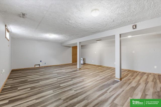 2030 E 2nd Street, Fremont, NE 68025