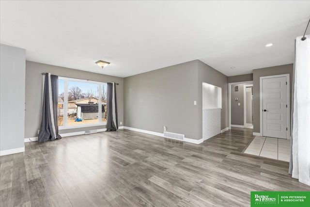 2030 E 2nd Street, Fremont, NE 68025