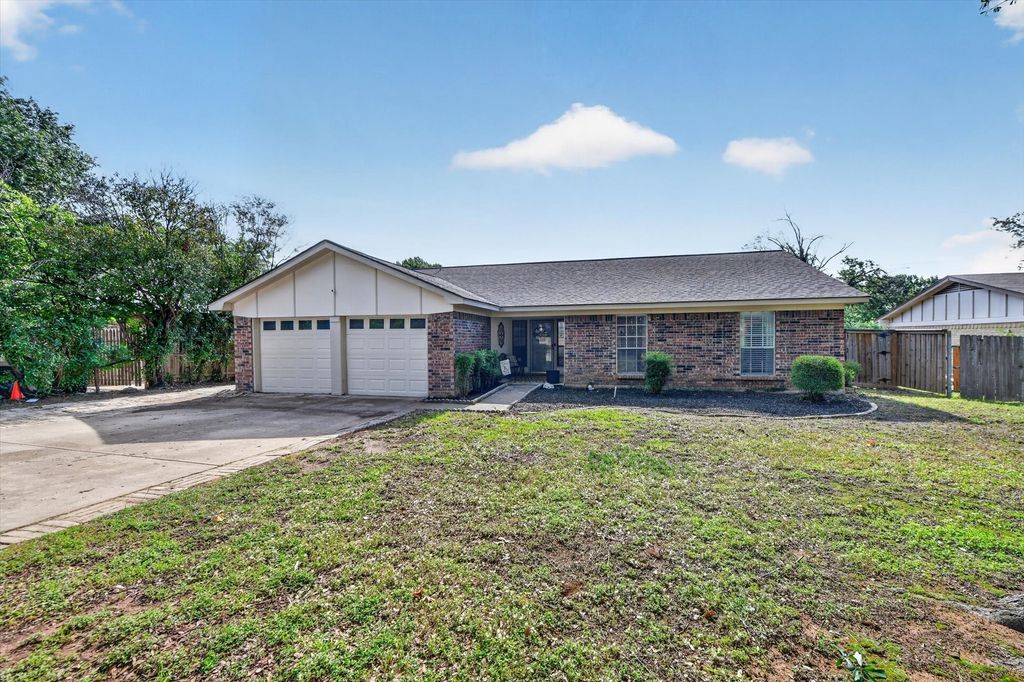 6724 Bartay Drive, North Richland Hills, TX 76182 — photo 2