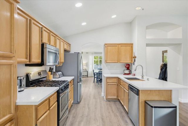 10044 Oglethorpe Way, Elk Grove, CA 95624