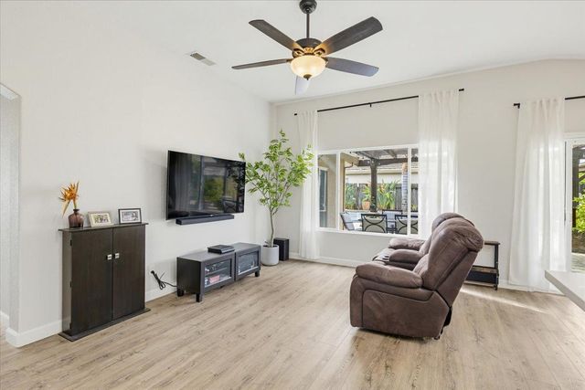 10044 Oglethorpe Way, Elk Grove, CA 95624