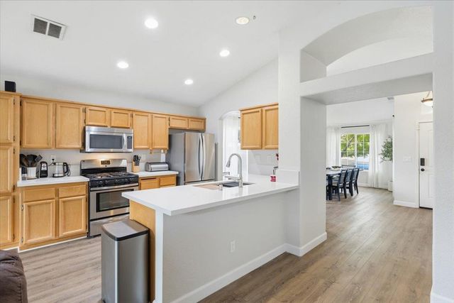 10044 Oglethorpe Way, Elk Grove, CA 95624