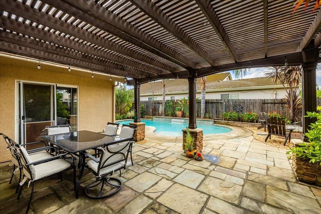 10044 Oglethorpe Way, Elk Grove, CA 95624