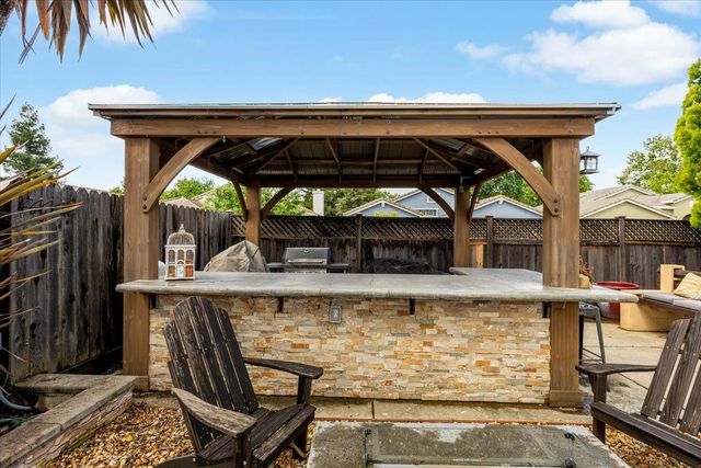 10044 Oglethorpe Way, Elk Grove, CA 95624