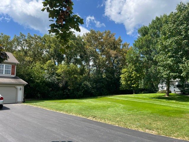 650 Glenbrook Road, Crystal Lake, IL 60012
