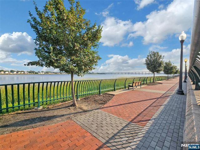 32 Cedar Street, Jersey City, NJ 07305