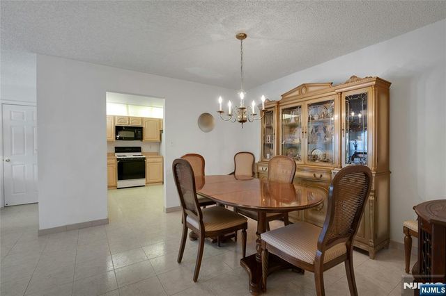 32 Cedar Street, Jersey City, NJ 07305