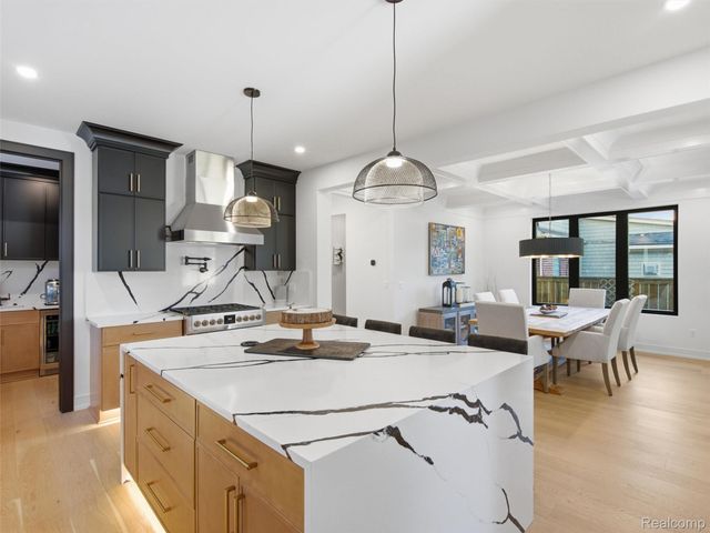 1748 Banbury Street, Birmingham, MI 48009
