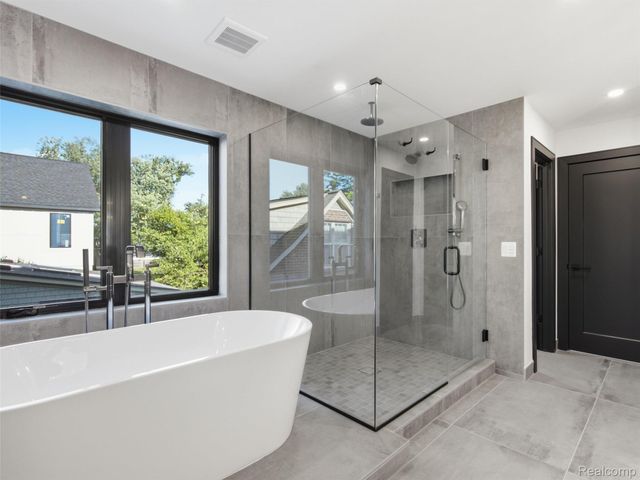 1748 Banbury Street, Birmingham, MI 48009