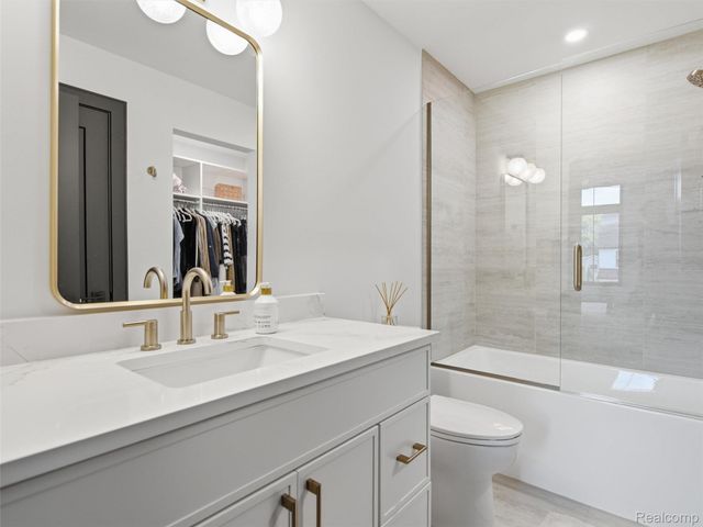 1748 Banbury Street, Birmingham, MI 48009