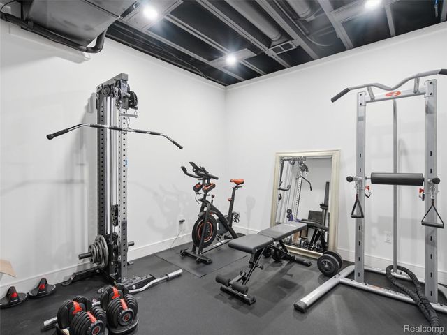 1748 Banbury Street, Birmingham, MI 48009