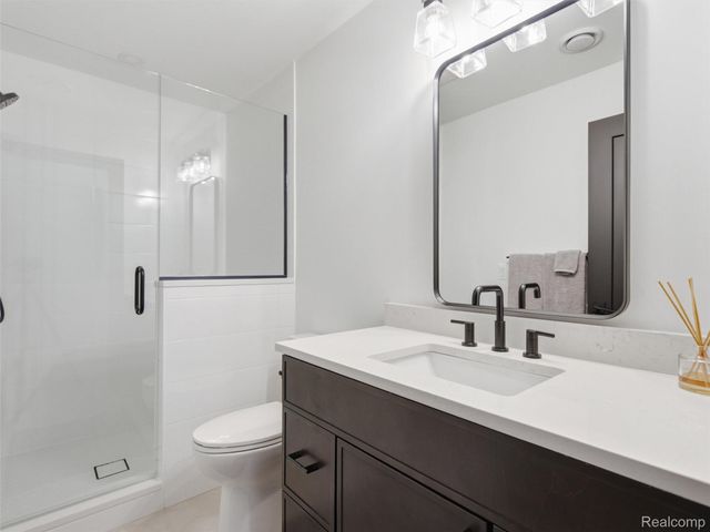 1748 Banbury Street, Birmingham, MI 48009