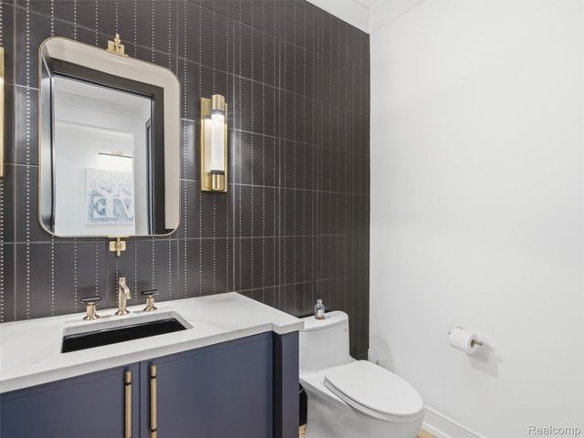 1748 Banbury Street, Birmingham, MI 48009
