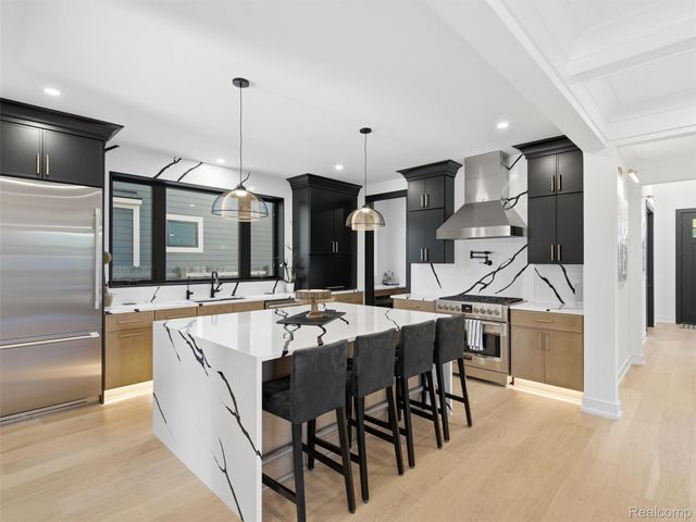 1748 Banbury Street, Birmingham, MI 48009