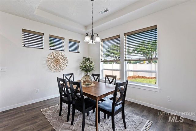 1496 E Strauss, Meridian, ID 83646