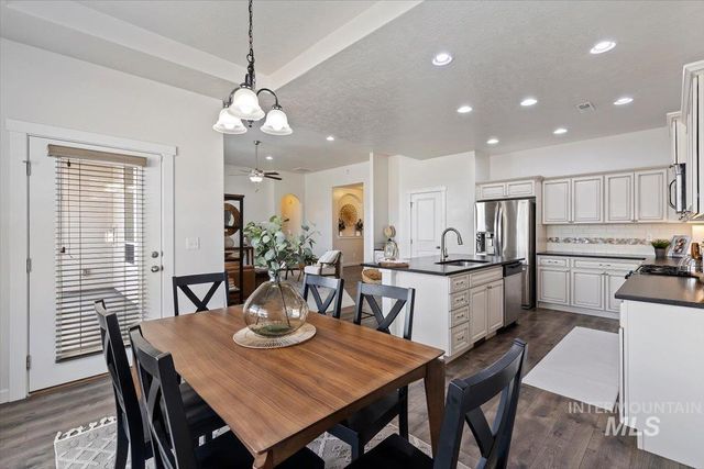 1496 E Strauss, Meridian, ID 83646