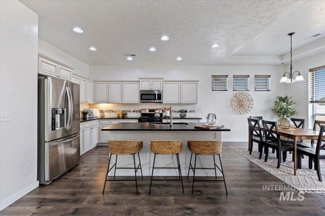 1496 E Strauss, Meridian, ID 83646