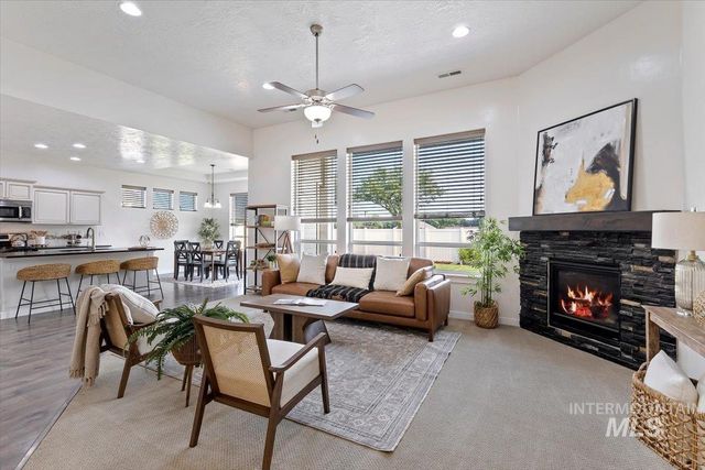 1496 E Strauss, Meridian, ID 83646