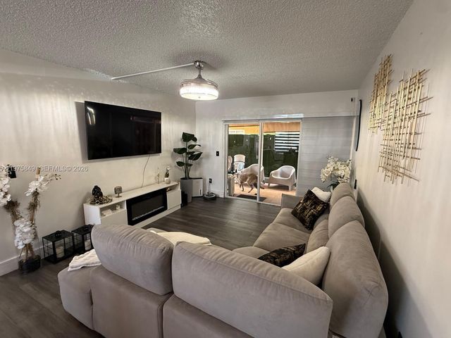 6255 Kendale Lakes Cir 128, Miami, FL 33183