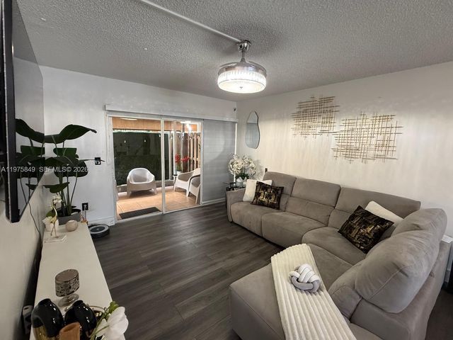 6255 Kendale Lakes Cir 128, Miami, FL 33183