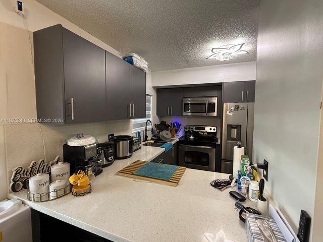 6255 Kendale Lakes Cir 128, Miami, FL 33183