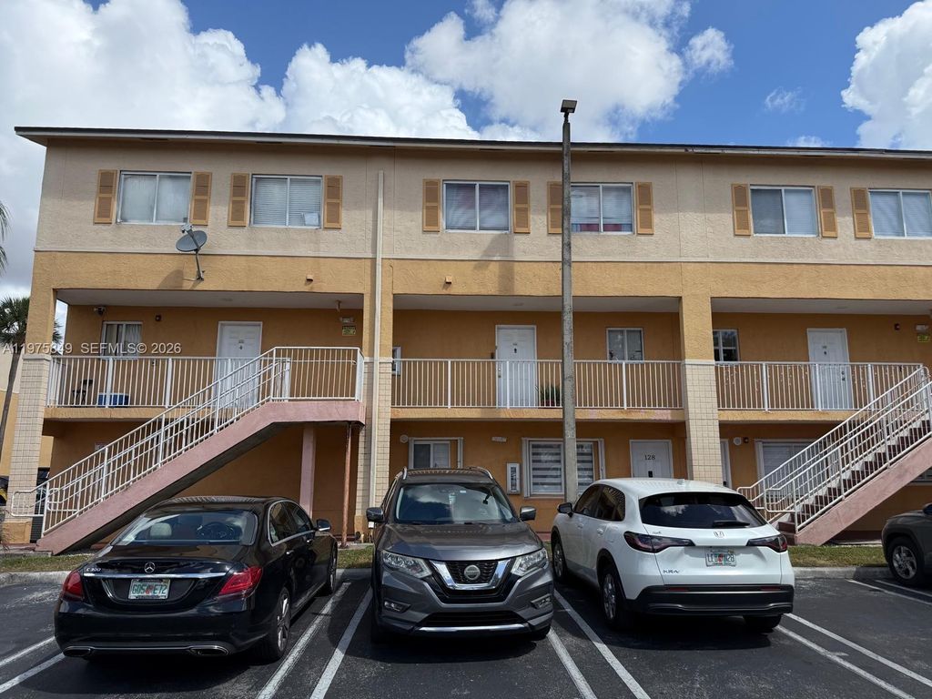 6255 Kendale Lakes Cir 128, Miami, FL 33183