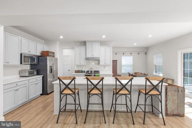 1112 CITY VIEW LN, Fredericksburg, VA 22401