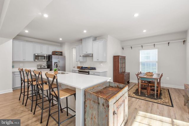 1112 CITY VIEW LN, Fredericksburg, VA 22401