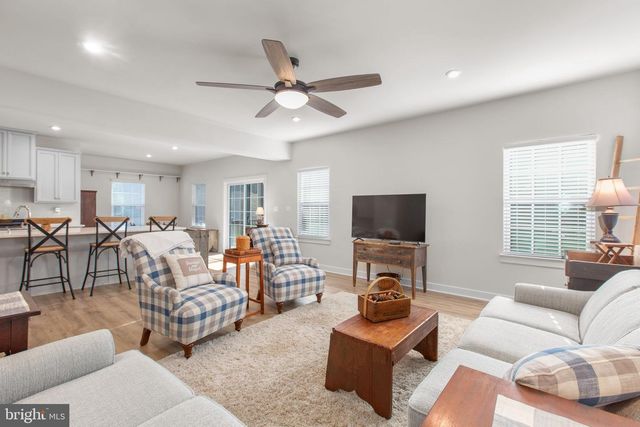 1112 CITY VIEW LN, Fredericksburg, VA 22401