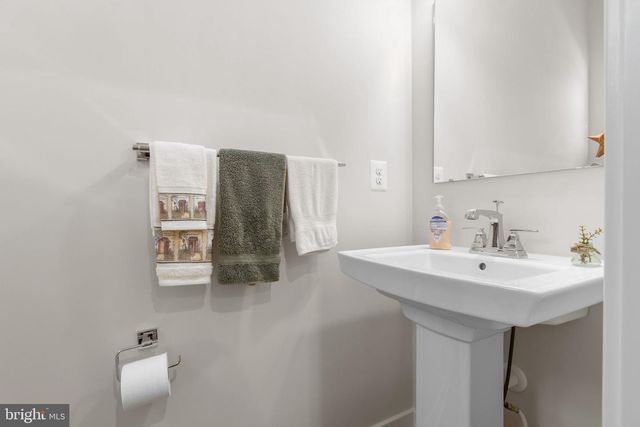 1112 CITY VIEW LN, Fredericksburg, VA 22401