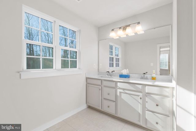 1112 CITY VIEW LN, Fredericksburg, VA 22401