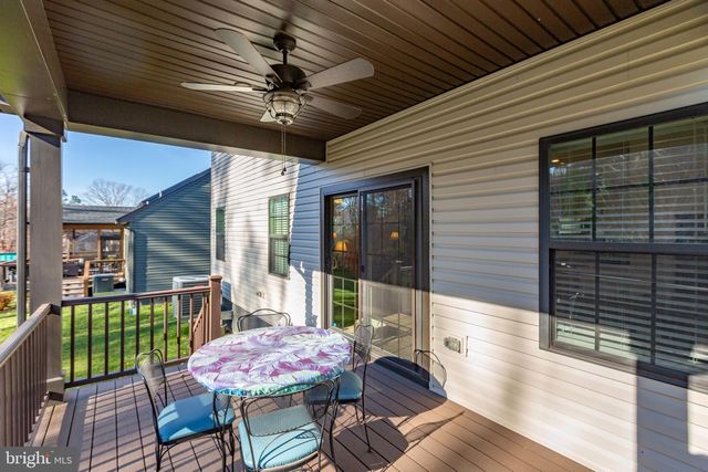 1112 CITY VIEW LN, Fredericksburg, VA 22401