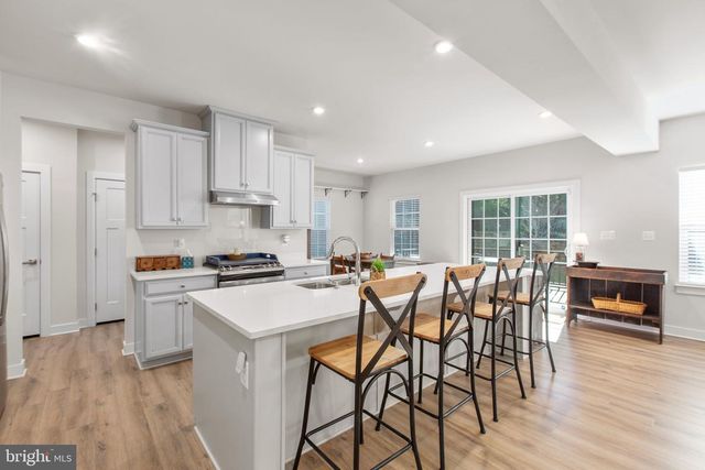 1112 CITY VIEW LN, Fredericksburg, VA 22401