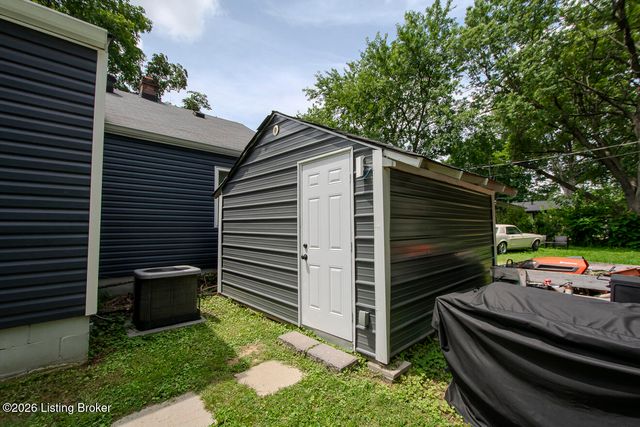 4941 Graston Ave, Louisville, KY 40216