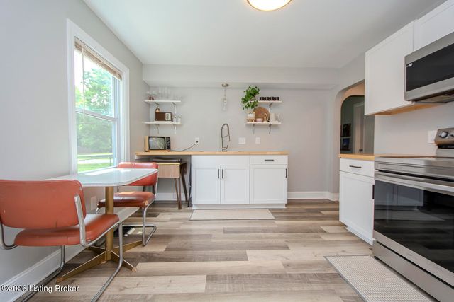 4941 Graston Ave, Louisville, KY 40216