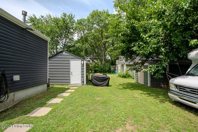 4941 Graston Ave, Louisville, KY 40216