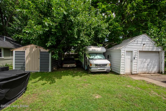 4941 Graston Ave, Louisville, KY 40216