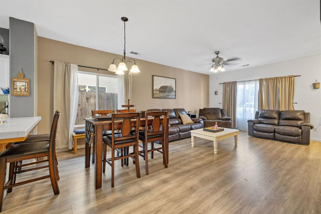 Image 13 of property listing at 1963 W Merritt Street, Hanford, CA 93230