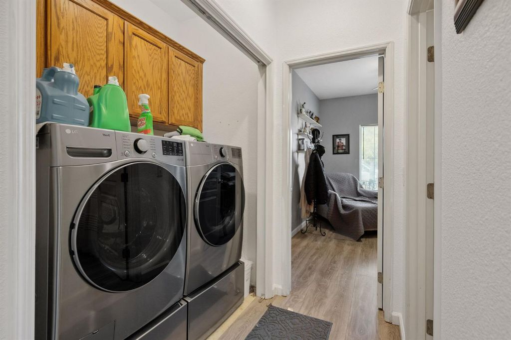 Image 23 of property listing at 1963 W Merritt Street, Hanford, CA 93230