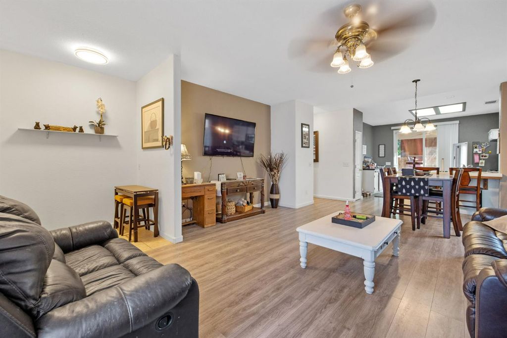 Image 8 of property listing at 1963 W Merritt Street, Hanford, CA 93230