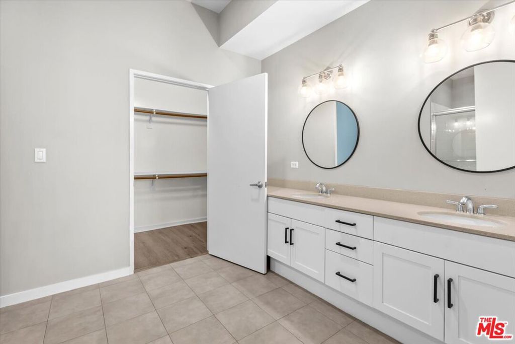 Image 15 of property listing at 13020 Pacific 203, Playa Vista, CA 90094