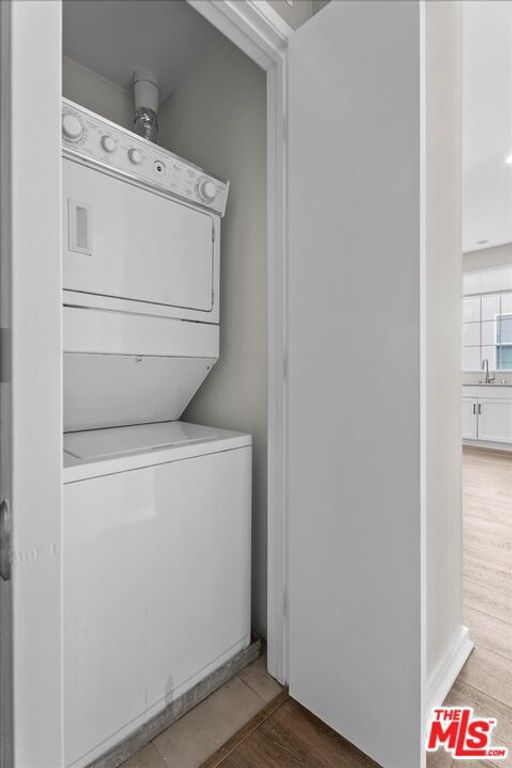 Image 17 of property listing at 13020 Pacific 203, Playa Vista, CA 90094