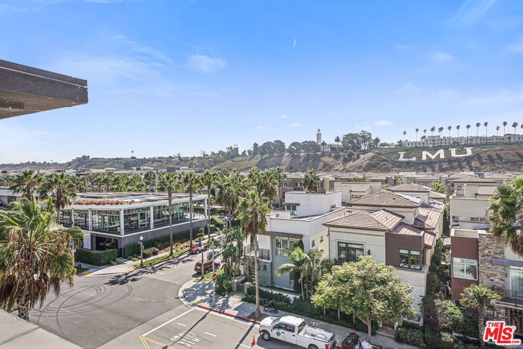 Image 21 of property listing at 13020 Pacific 203, Playa Vista, CA 90094
